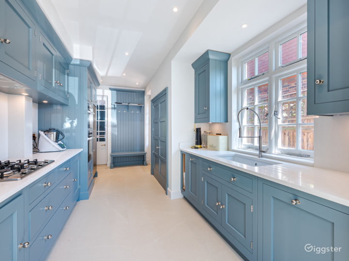 Period Family Home With Two kitchens and Garden Rent this location on