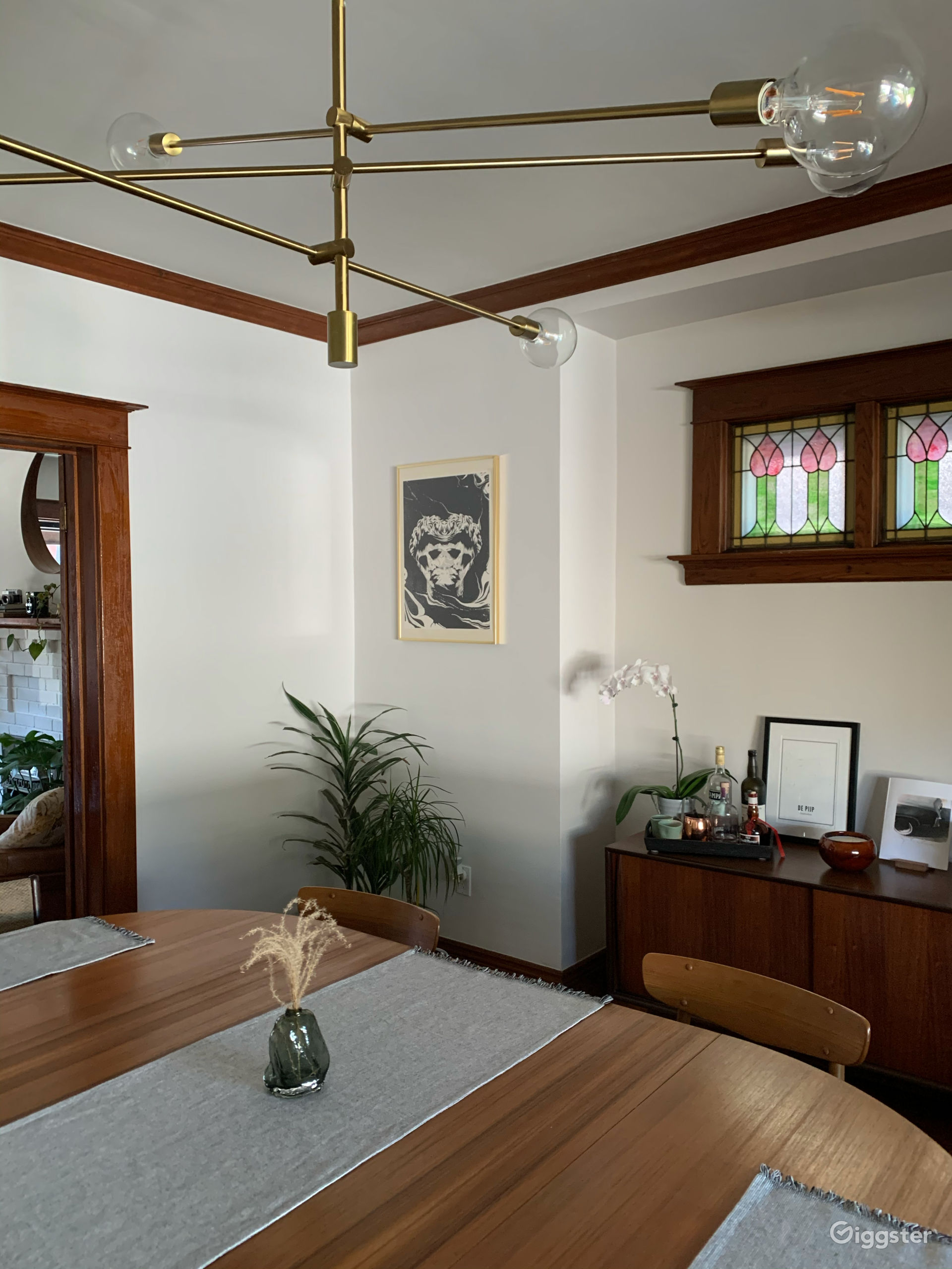 Mid Century Modern Victorian Home Studio | Rent this location on Giggster