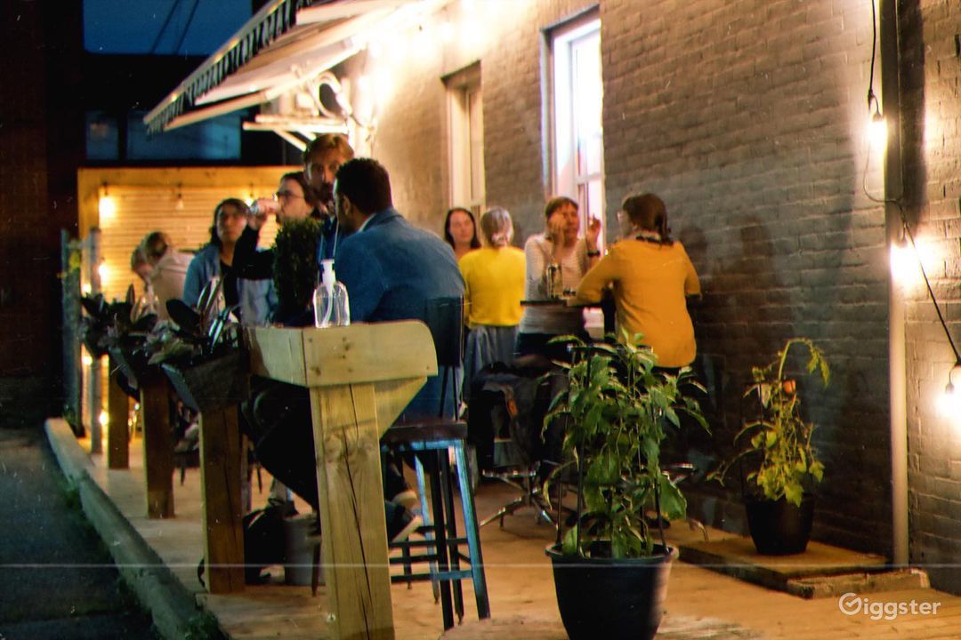 Vintage Consignment Bar & Shop Rent this location on Giggster