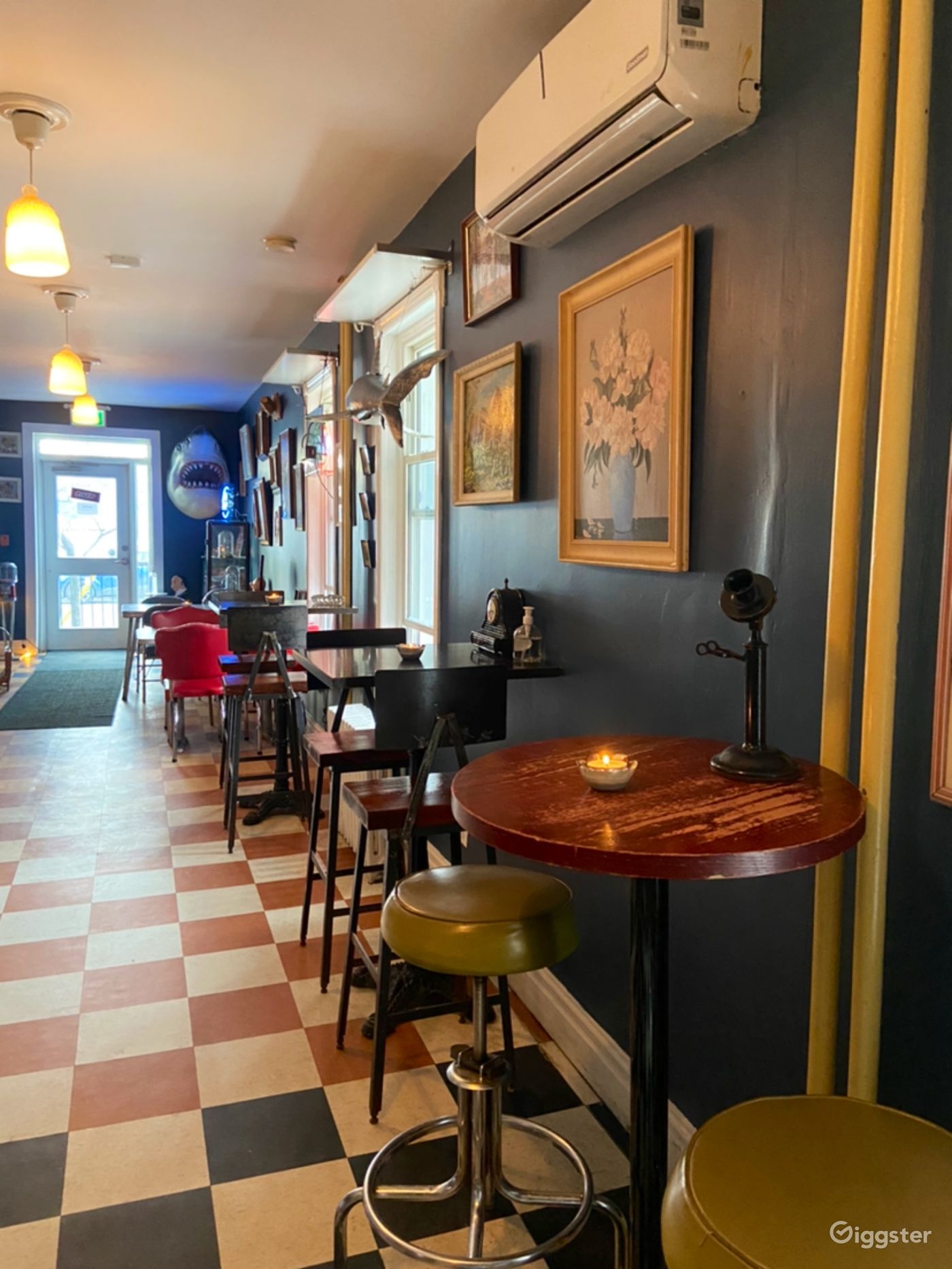 Vintage Consignment Bar & Shop Rent this location on Giggster