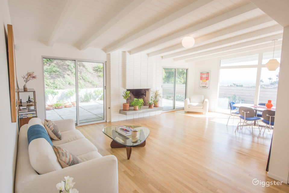 Brightly Lit Retro Home near Baldwin Village Los Angeles Rental