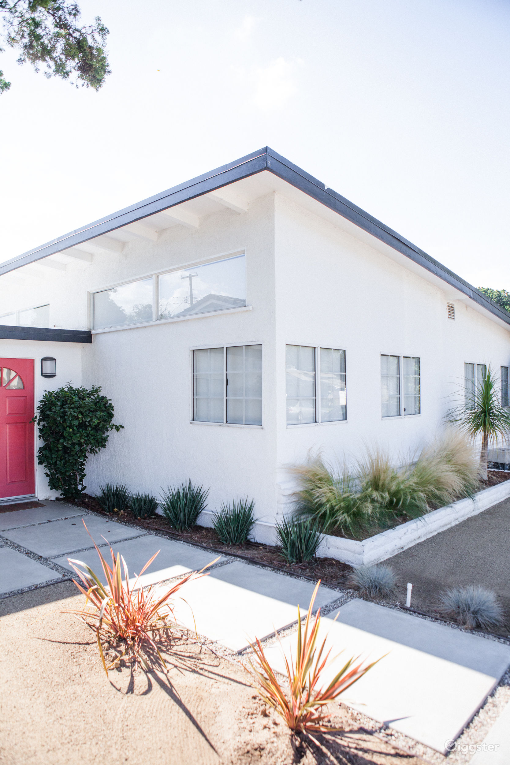 Midcentury Lake Balboa Home Rent this location on Giggster