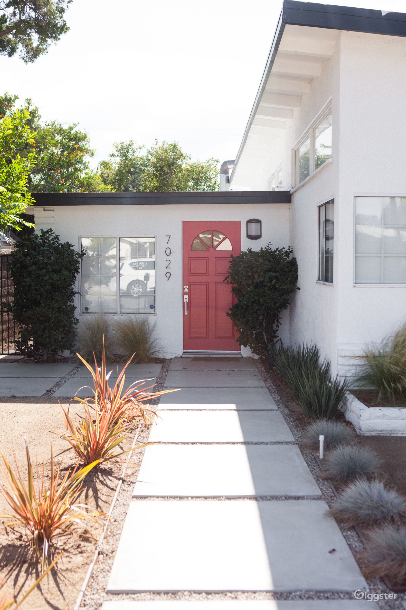 Midcentury Lake Balboa Home Rent this location on Giggster