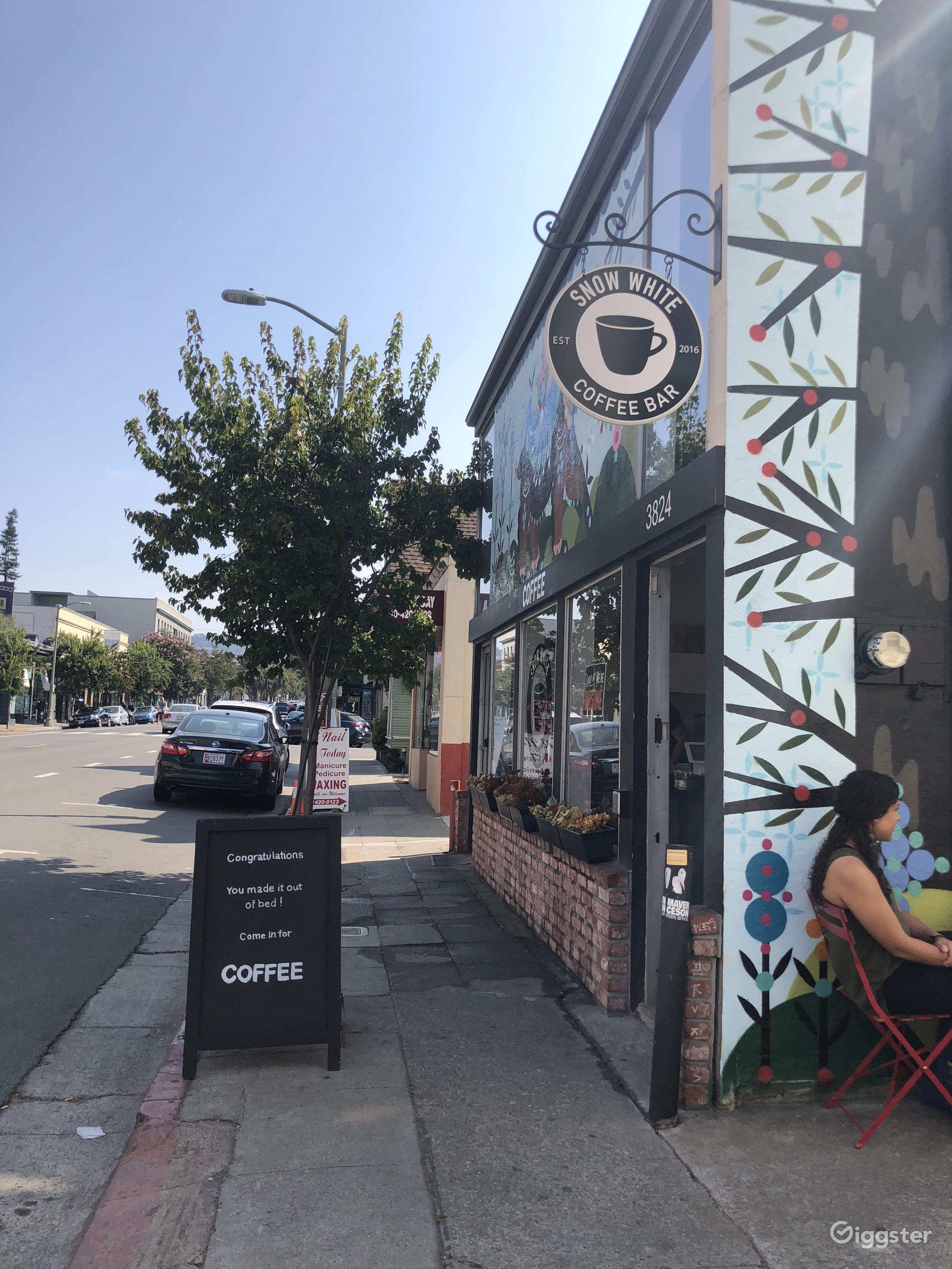 Oakland coffee shop + mural Rent this location on Giggster