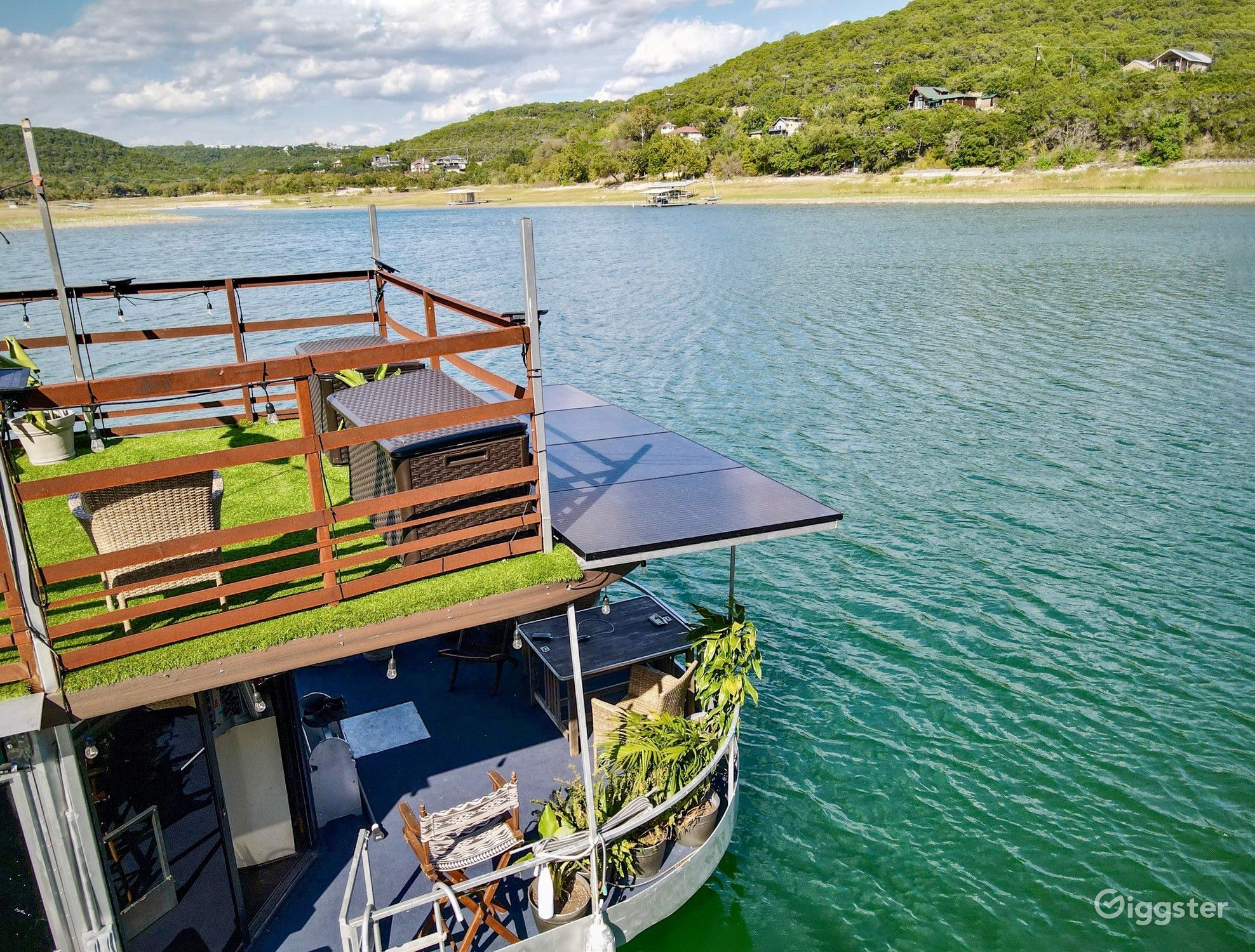 HouseboatYacht Nestled In A Lake Travis Cove Rent this location on
