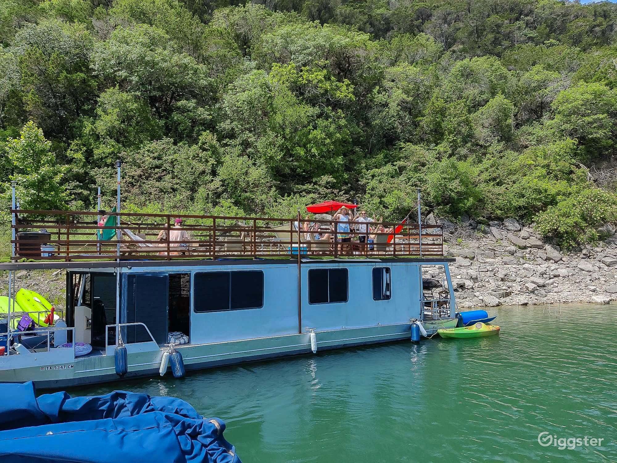 HouseboatYacht Nestled In A Lake Travis Cove Rent this location on