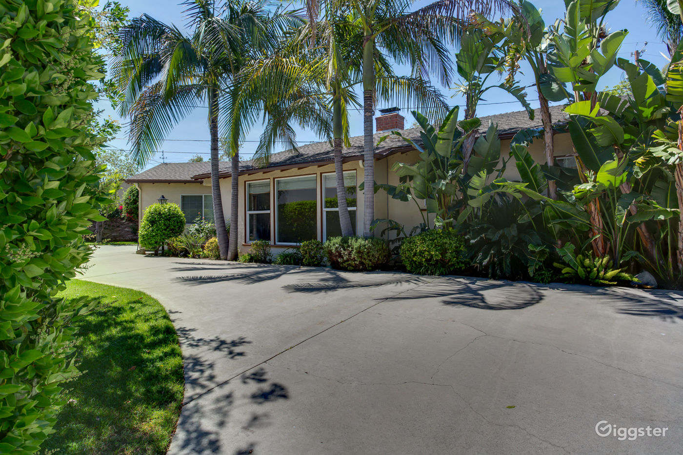 Beautiful Burbank Three Bedroom Rent this location on Giggster