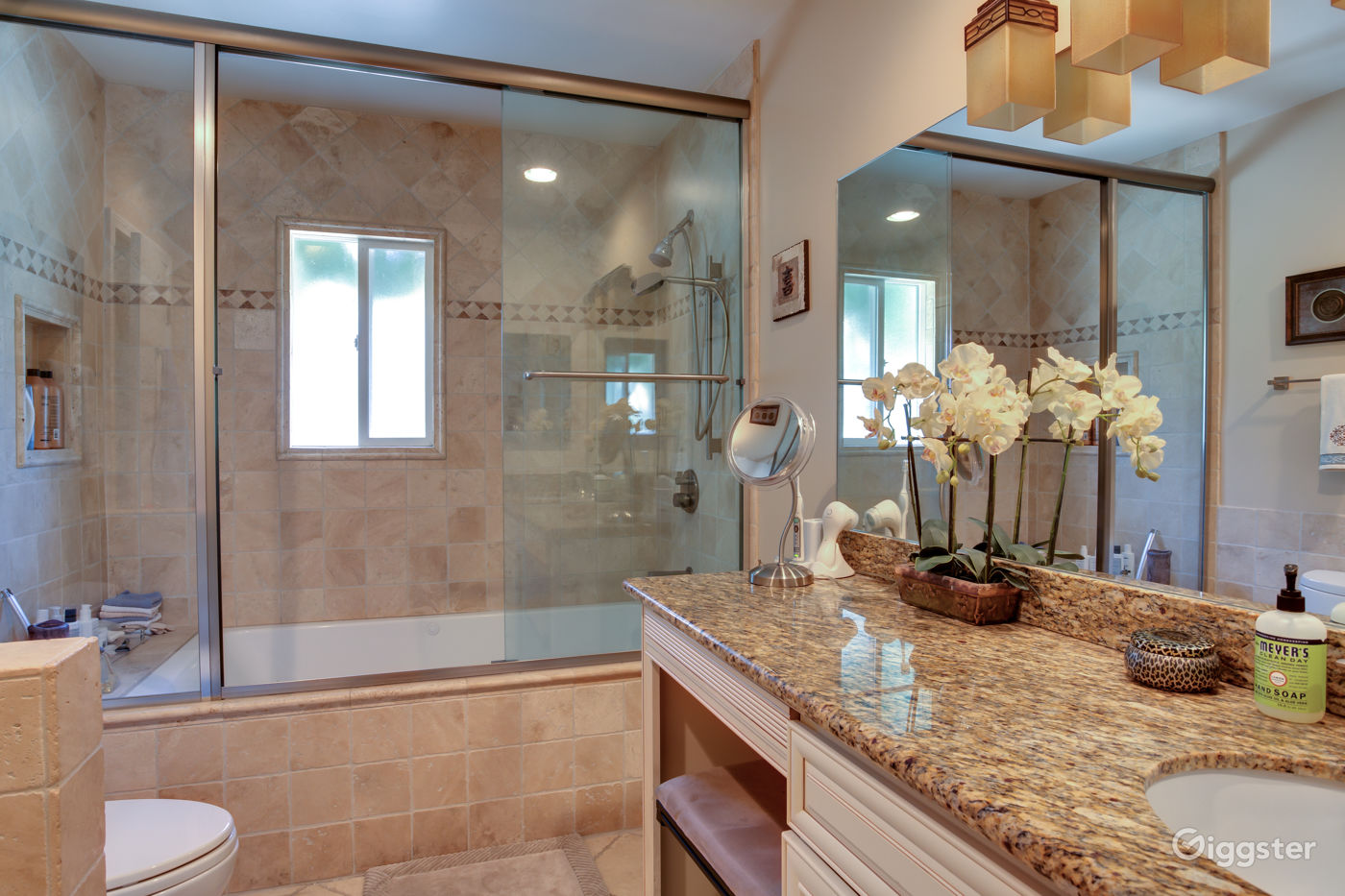 Beautiful Burbank Three Bedroom Rent this location on Giggster