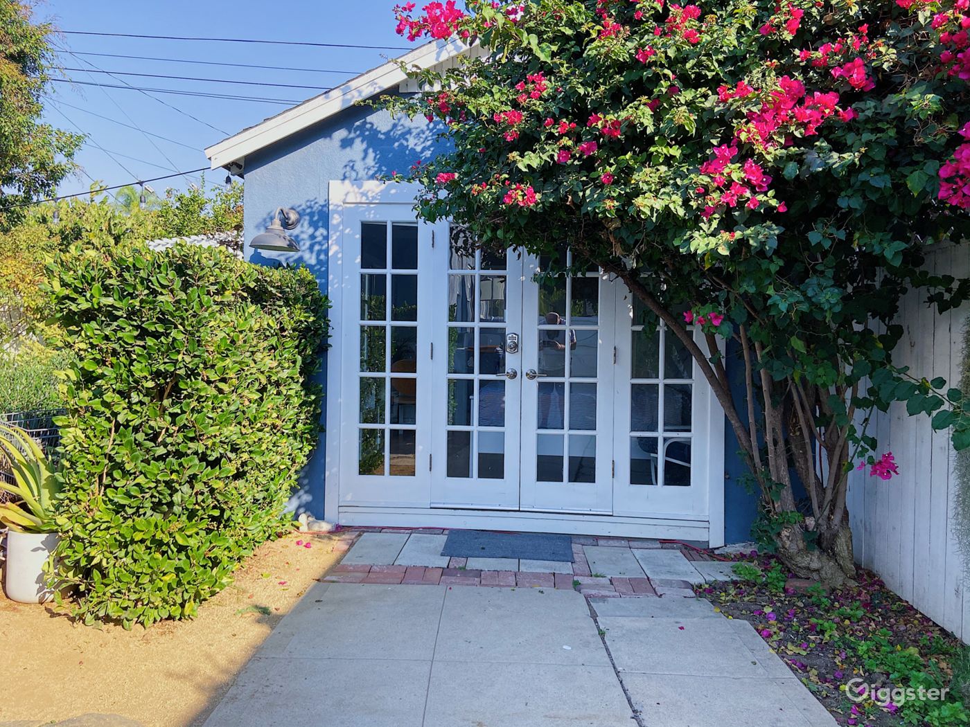 Modern home in Larchmont Village Rent this location on Giggster