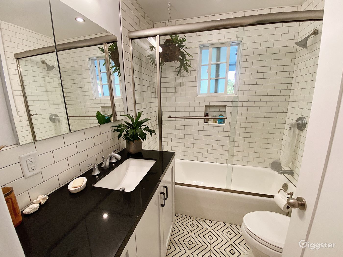 Modern home in Larchmont Village Rent this location on Giggster