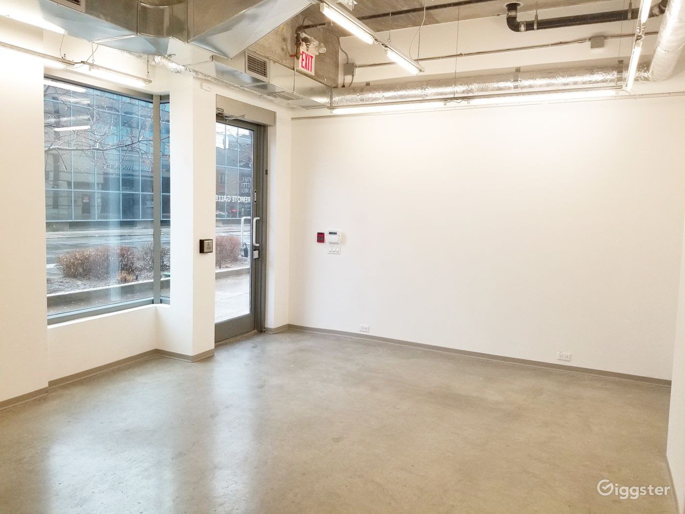 Downtown Toronto Art Gallery and Event Space Rent this location on