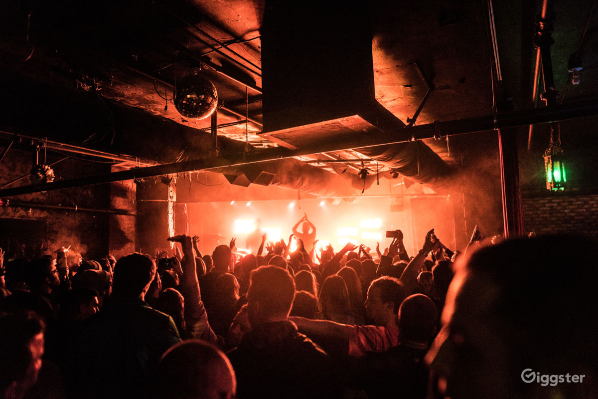 Music Venue & Bar Rent this location on Giggster