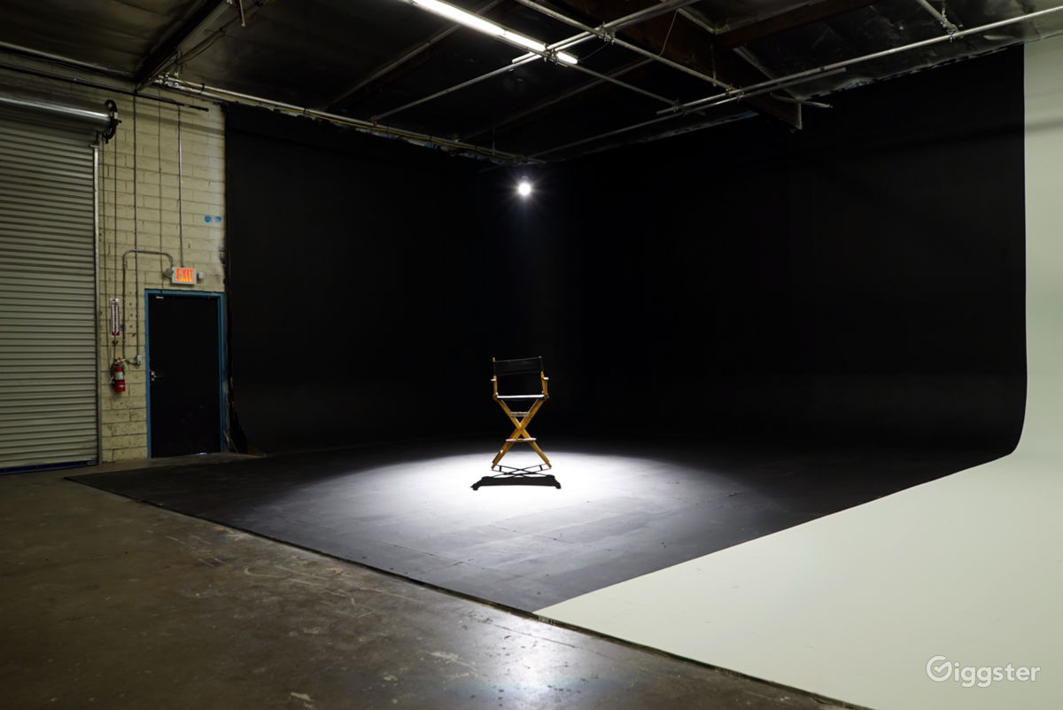 Portfolio 1 -Light 11.75-in H Black Hardwired in the Outdoor