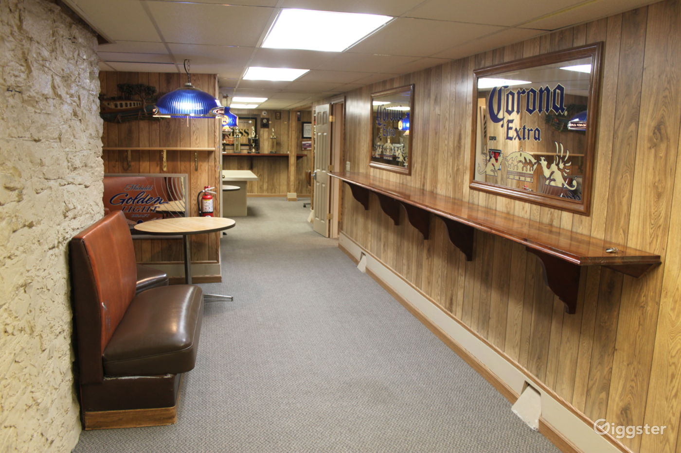 Vintage bar downtown Rent this location on Giggster