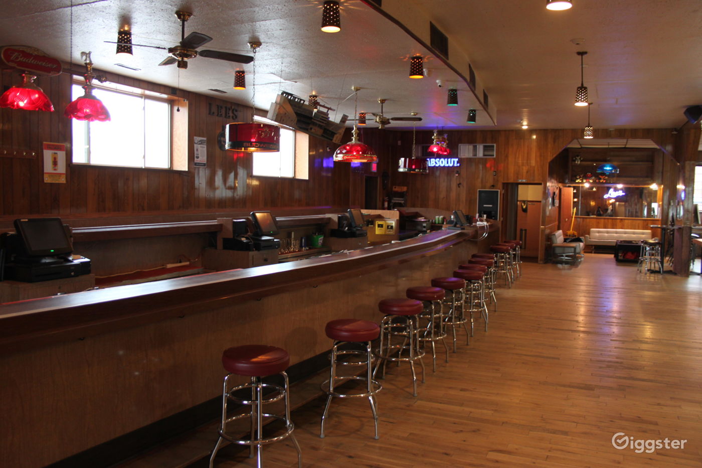 Vintage bar downtown Rent this location on Giggster