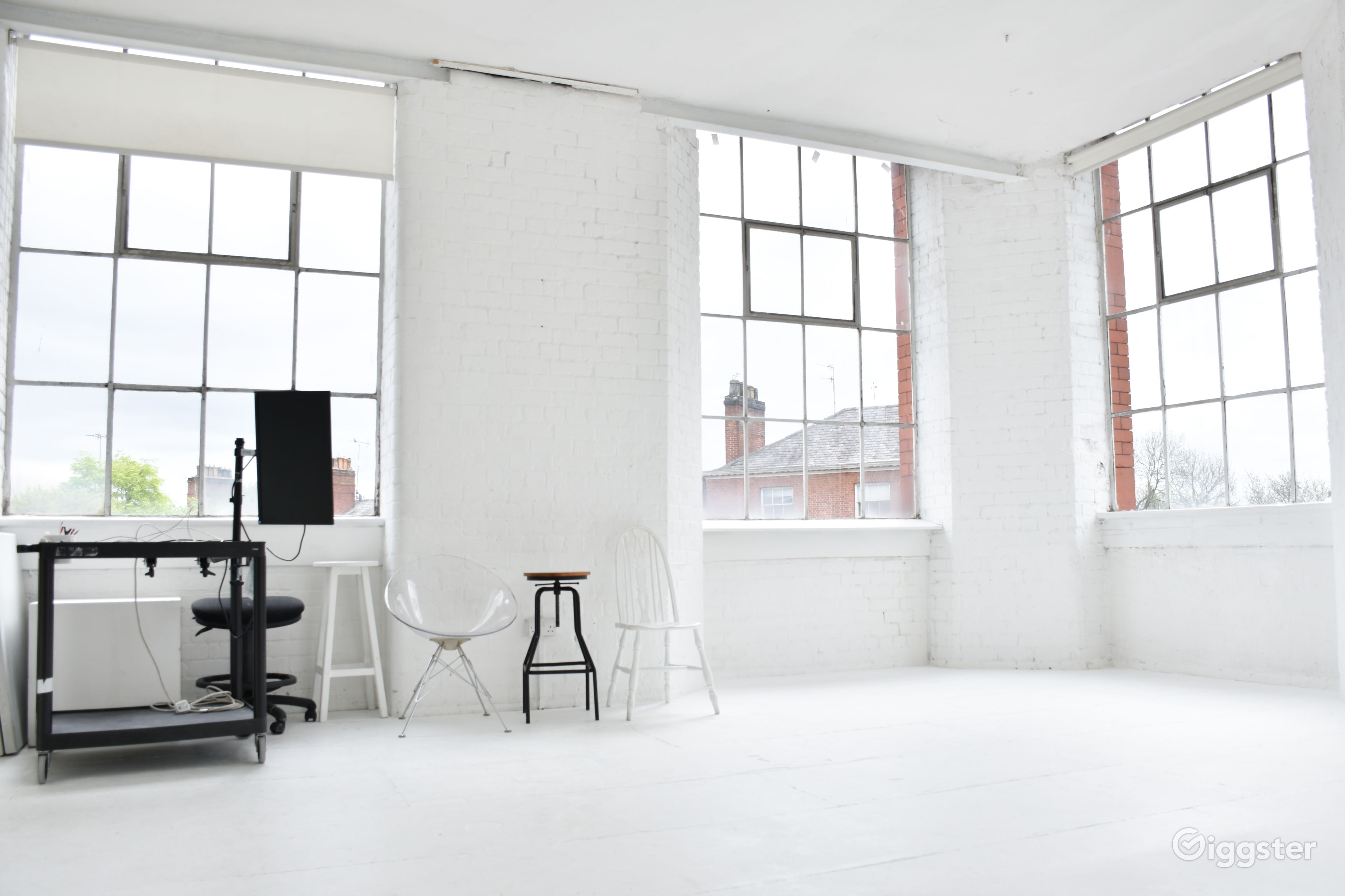 Bright and Aesthetic Studio in Manchester | Rent this location on Giggster