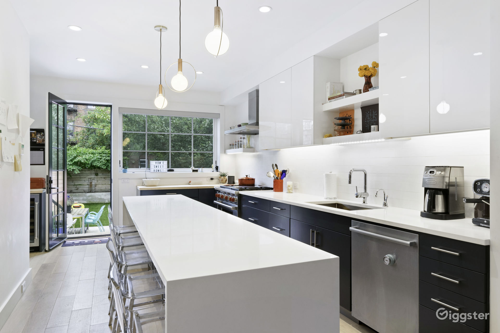 Modern, Bright South Slope Brooklyn Townhouse Rent this location on