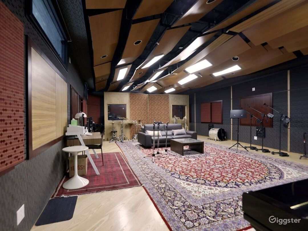 Professional Music Recording Studio with Avid S6 Console Rent on