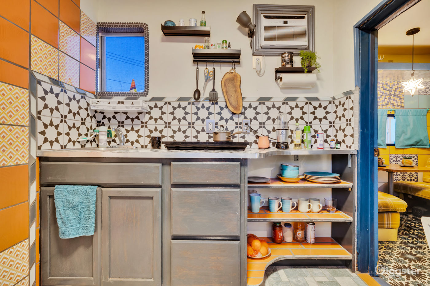 Artsy, unique, eccentric house by the Salton Sea Rent this location