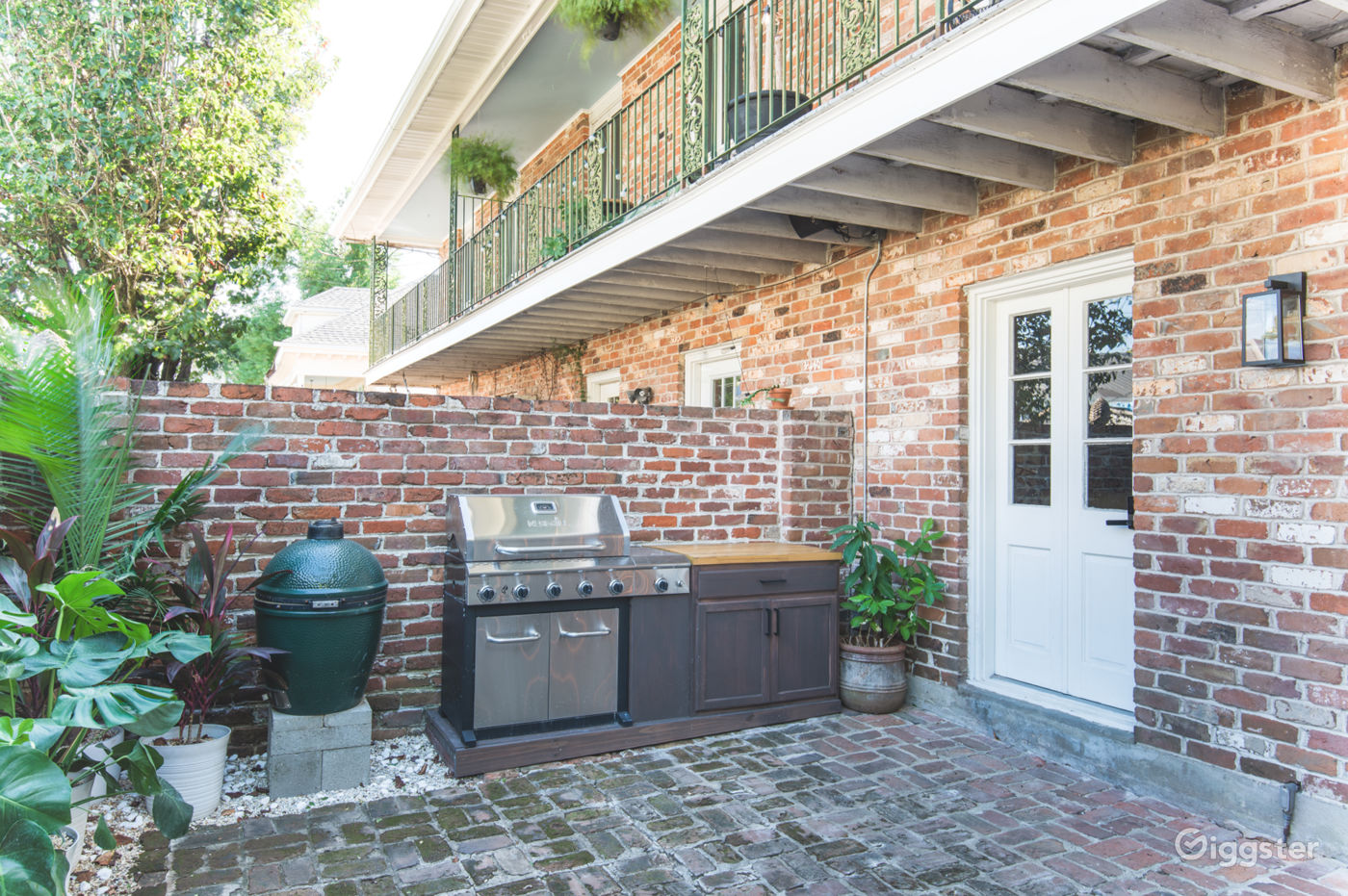 Contemporary Lower Garden District Townhome Rent this location on