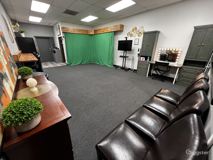 MAIN ROOM - The Creative Workspace.