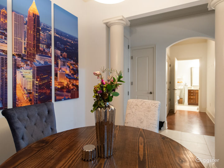 Chic, Artistic Condo: Lifestyle + Commercial Ready Photo 2