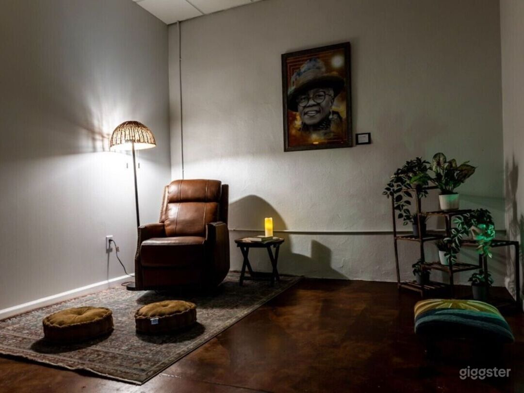  Room 5 Intimate, Stylish Studio for Small Retreats 