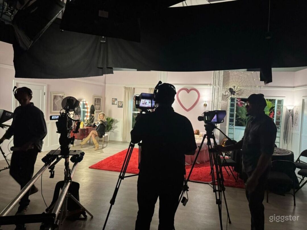 Studio G Rental Versatile High-capacity Studio G | Rent this location on Giggster