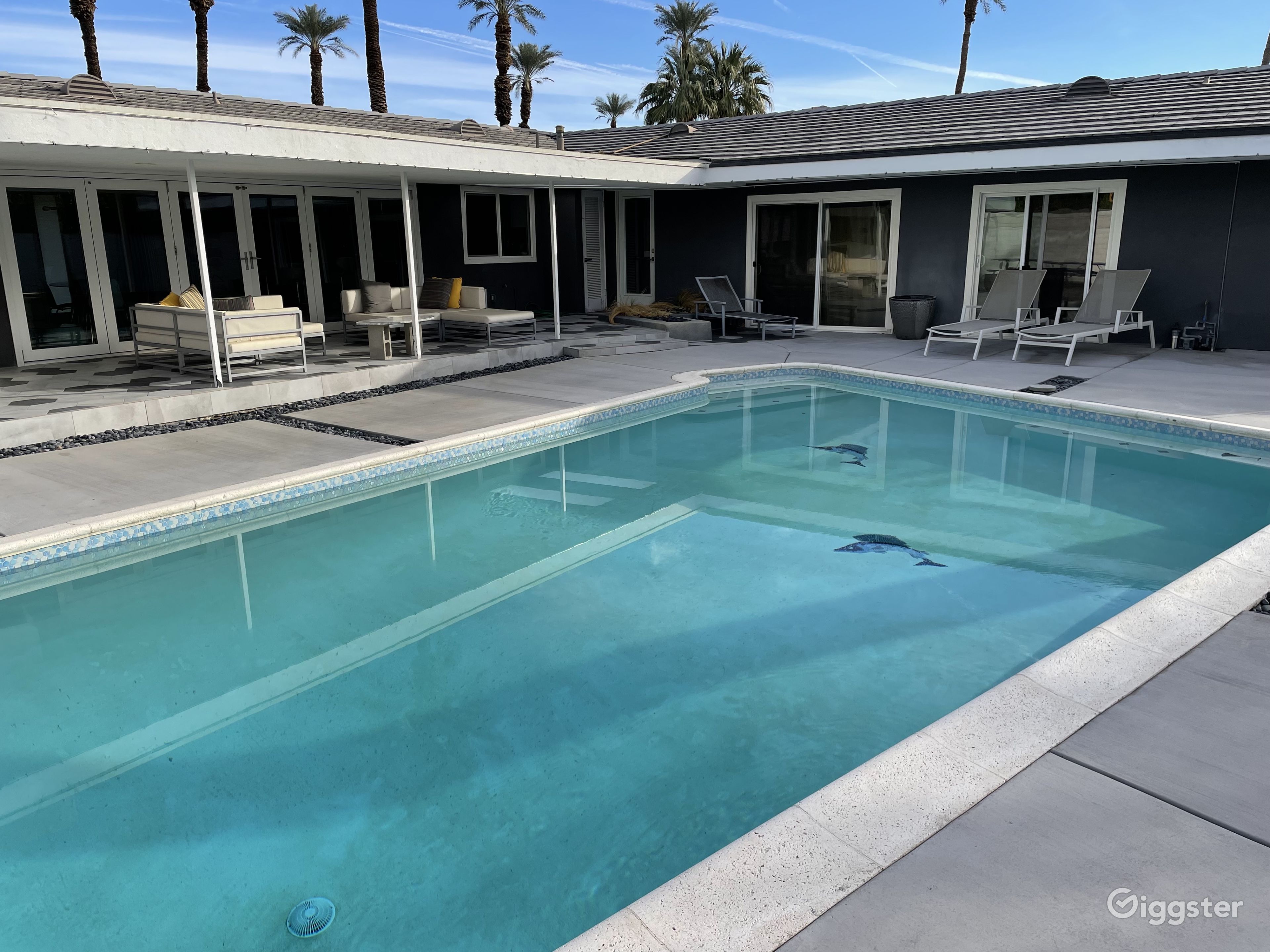 MidCentury Modern Bright Home in Indian Wells. Rent this location on