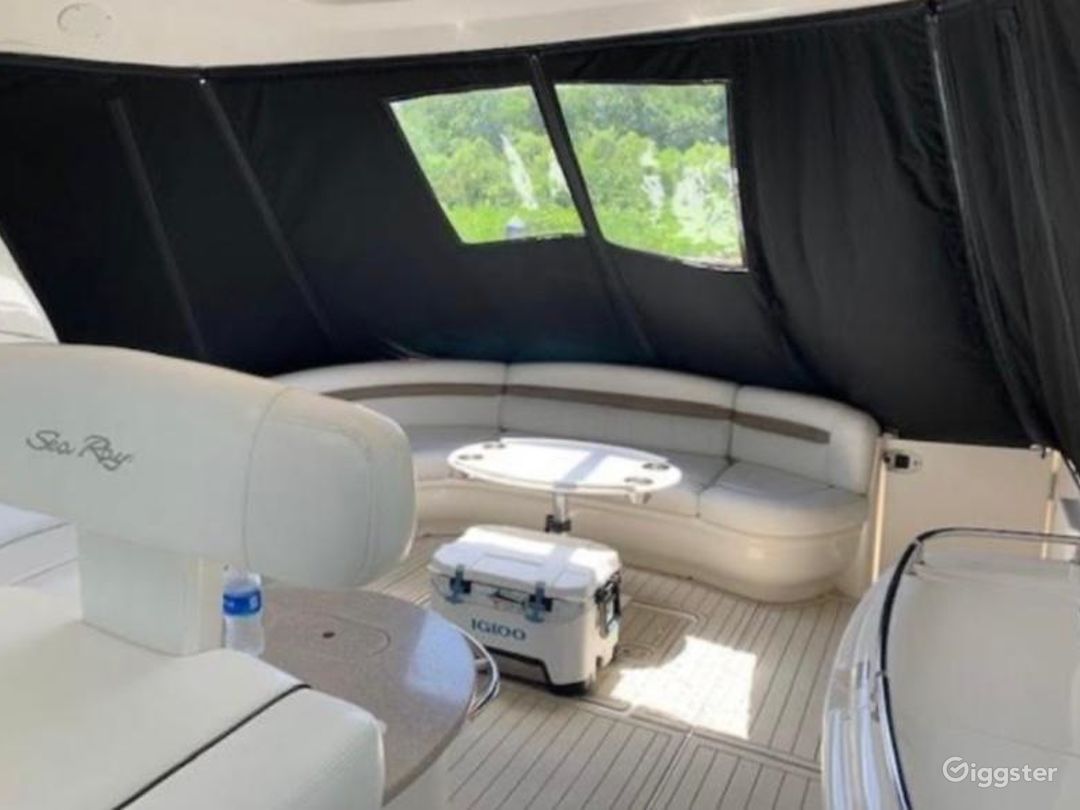 Majestic 54FT SEA RAY Yordany Party Yacht Space Events  Photo 4