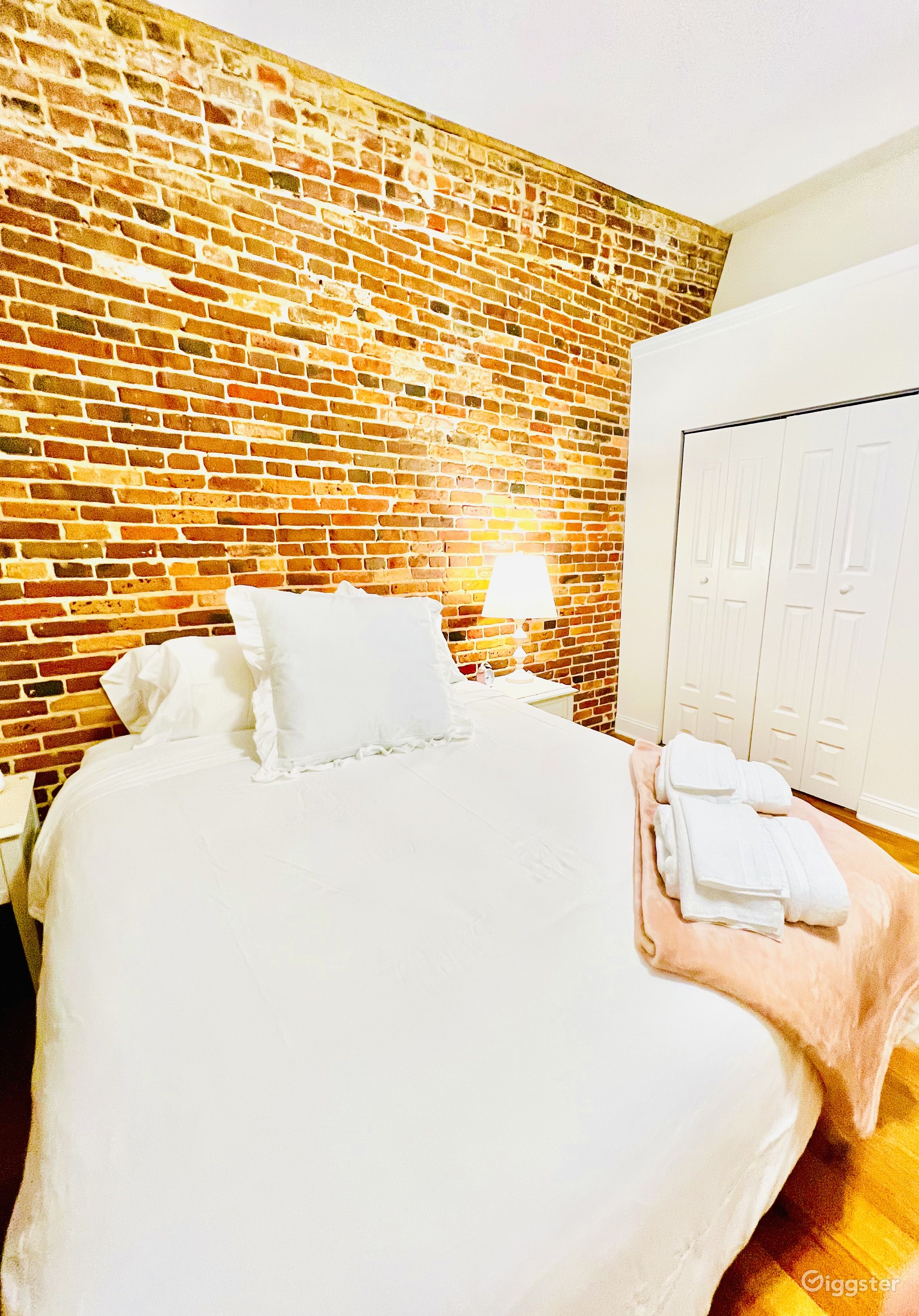 Historic Downtown Loft Apartment, Exposed Brick | Rent this location on ... - Upscale Loft Rentals With Exposed Brick