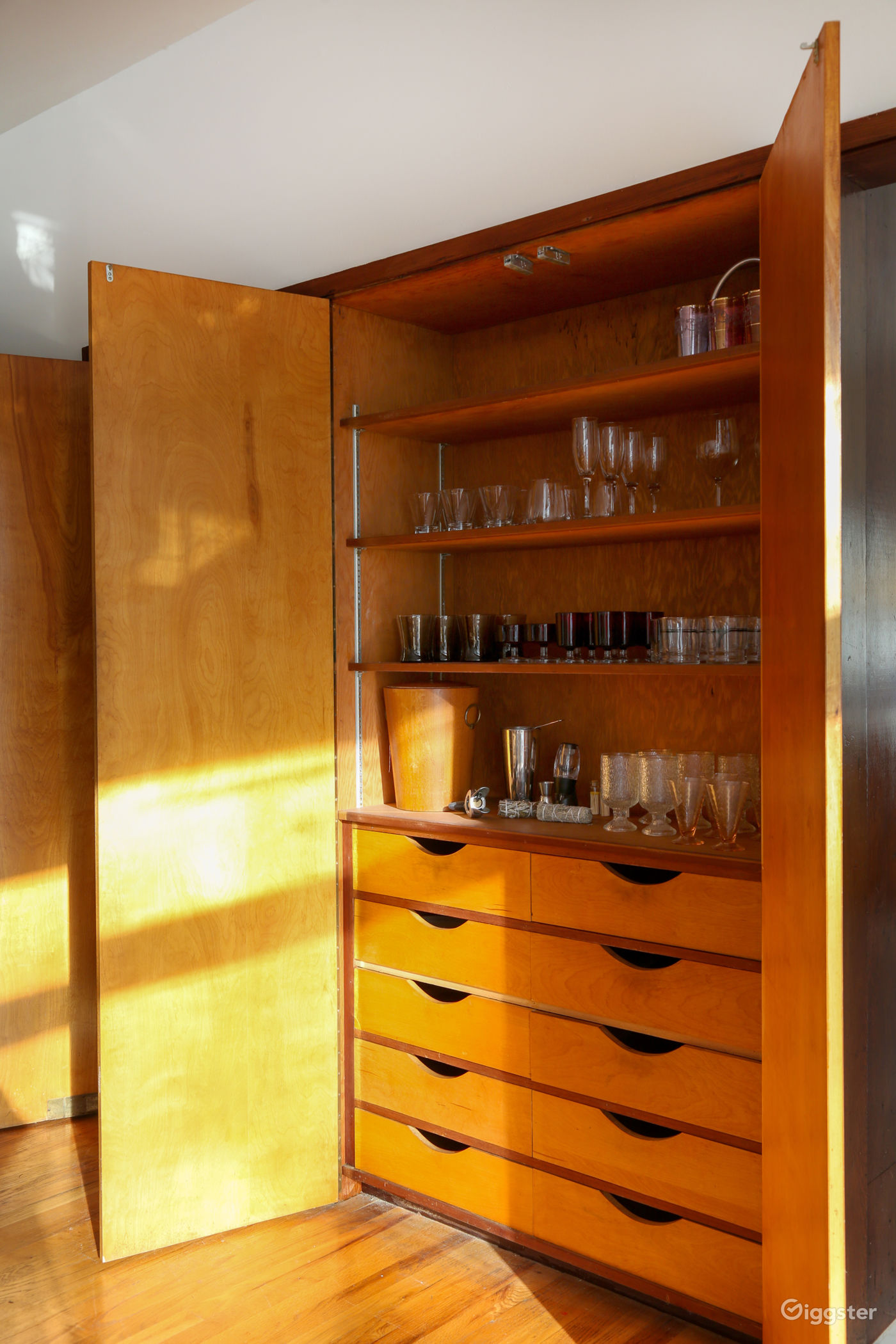 Beautiful Midcentury Modern house in Hurleyville Rent this location