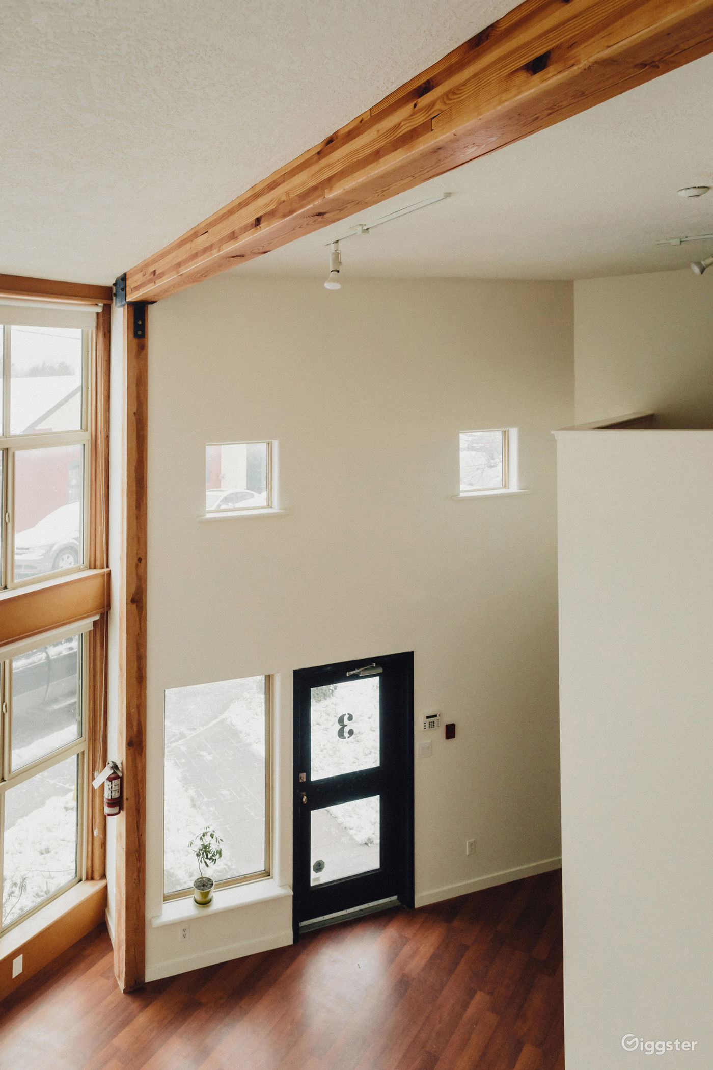 Natural Light Photo Studio And Gallery Rent this location on Giggster