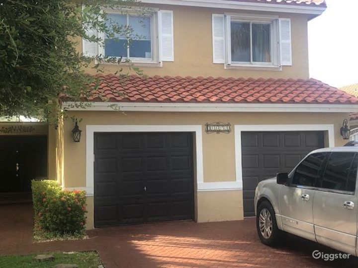 Private water lake house / THREE LAKES Rent this location on Giggster