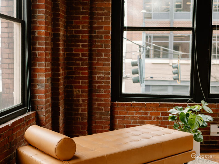 STUNNING URBAN LOFT Rent this location on Giggster