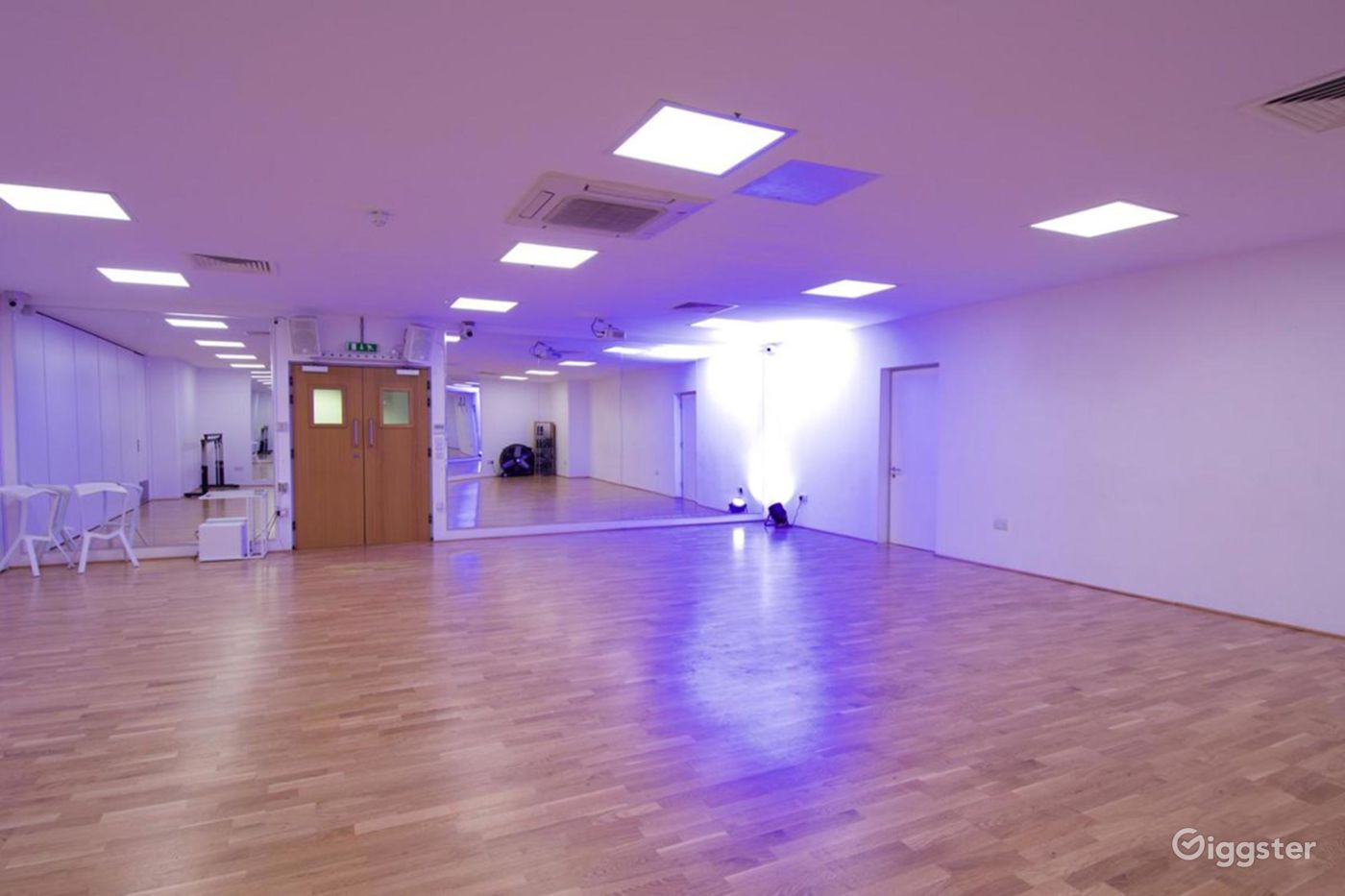 Dance Studio with ambient lighting in London Rent this location on