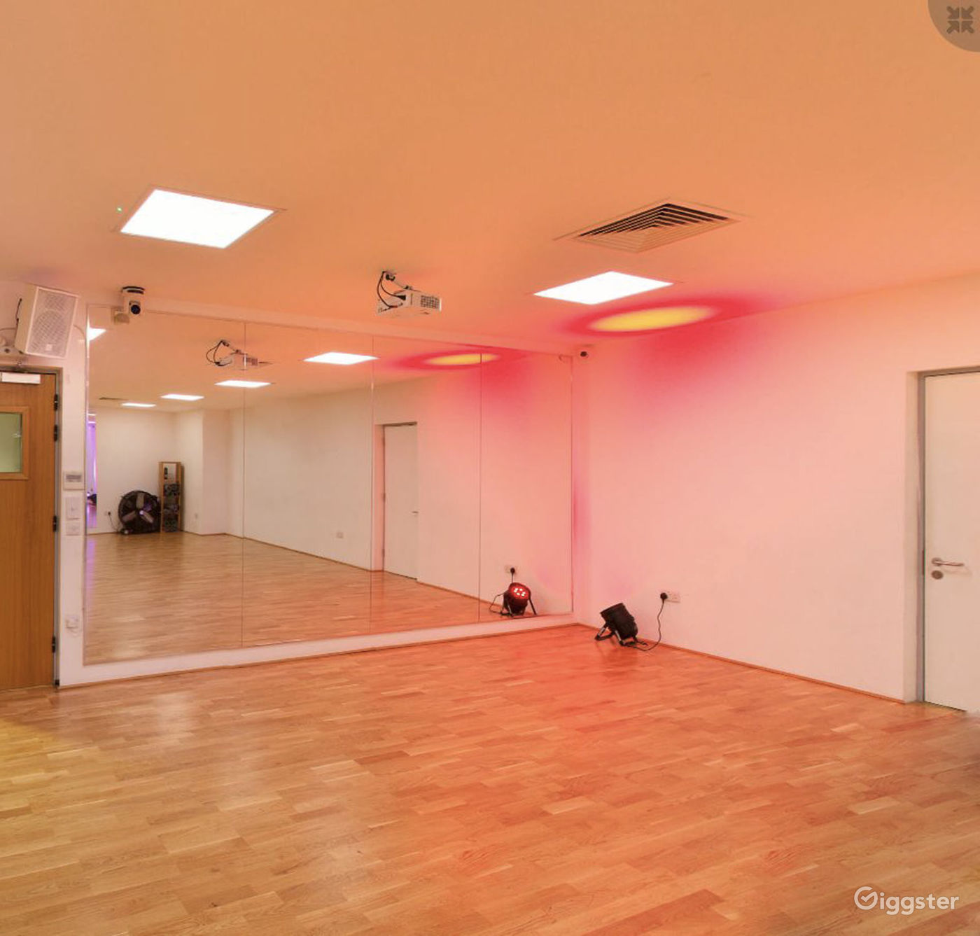 Dance Studio with ambient lighting in London Rent this location on