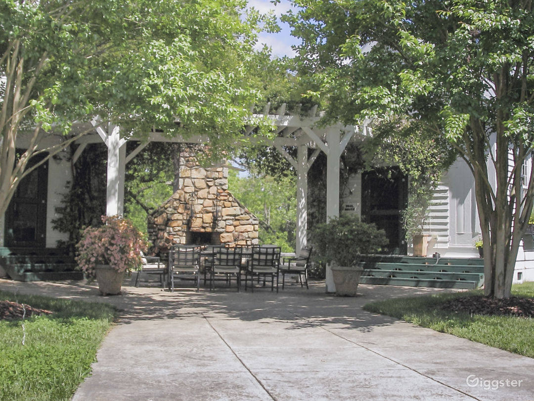Southern Historical Estate Photo 2