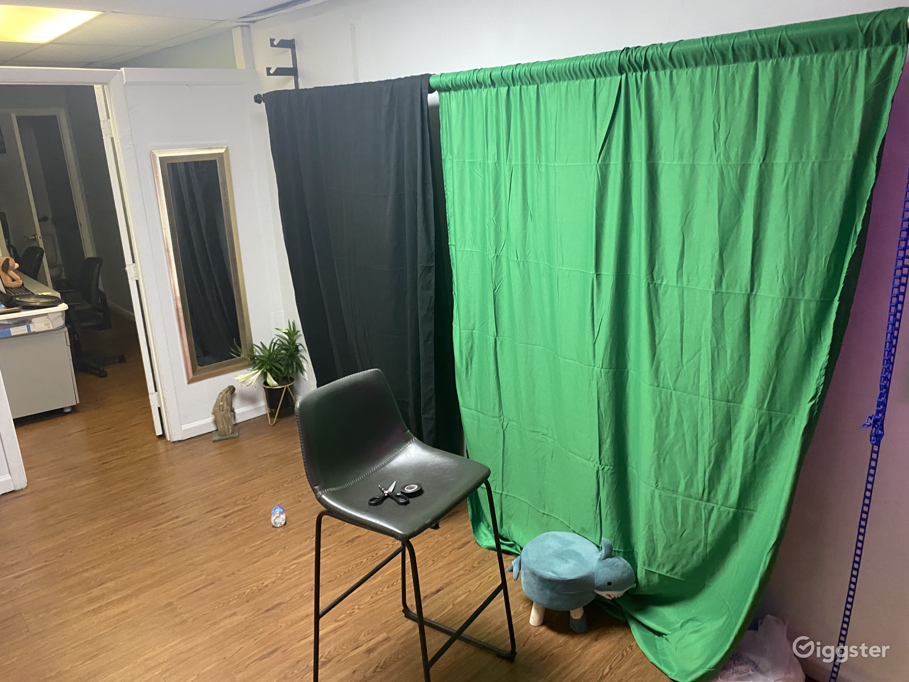 Luxury photo studio Rent this location on Giggster