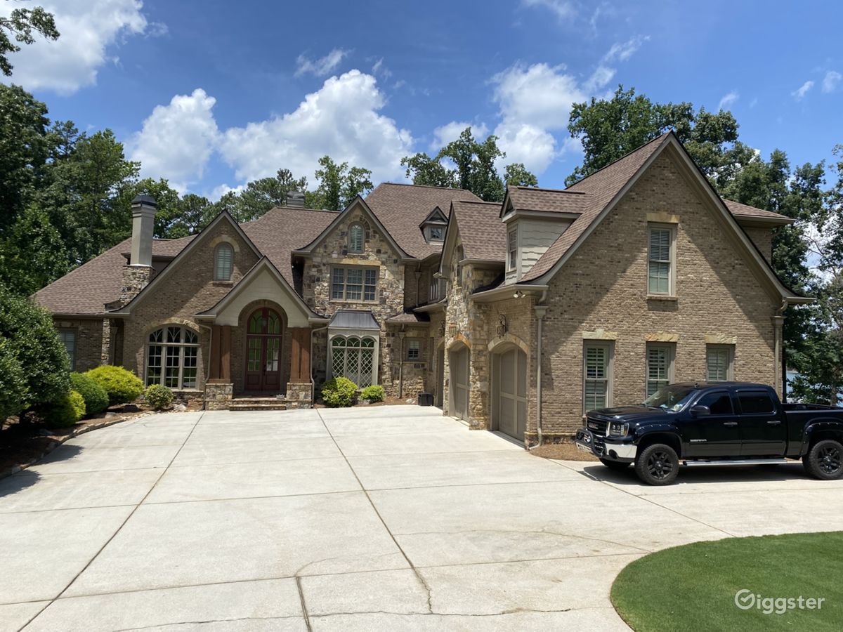 Expansive Lake Lanier Residence Rent this location on Giggster