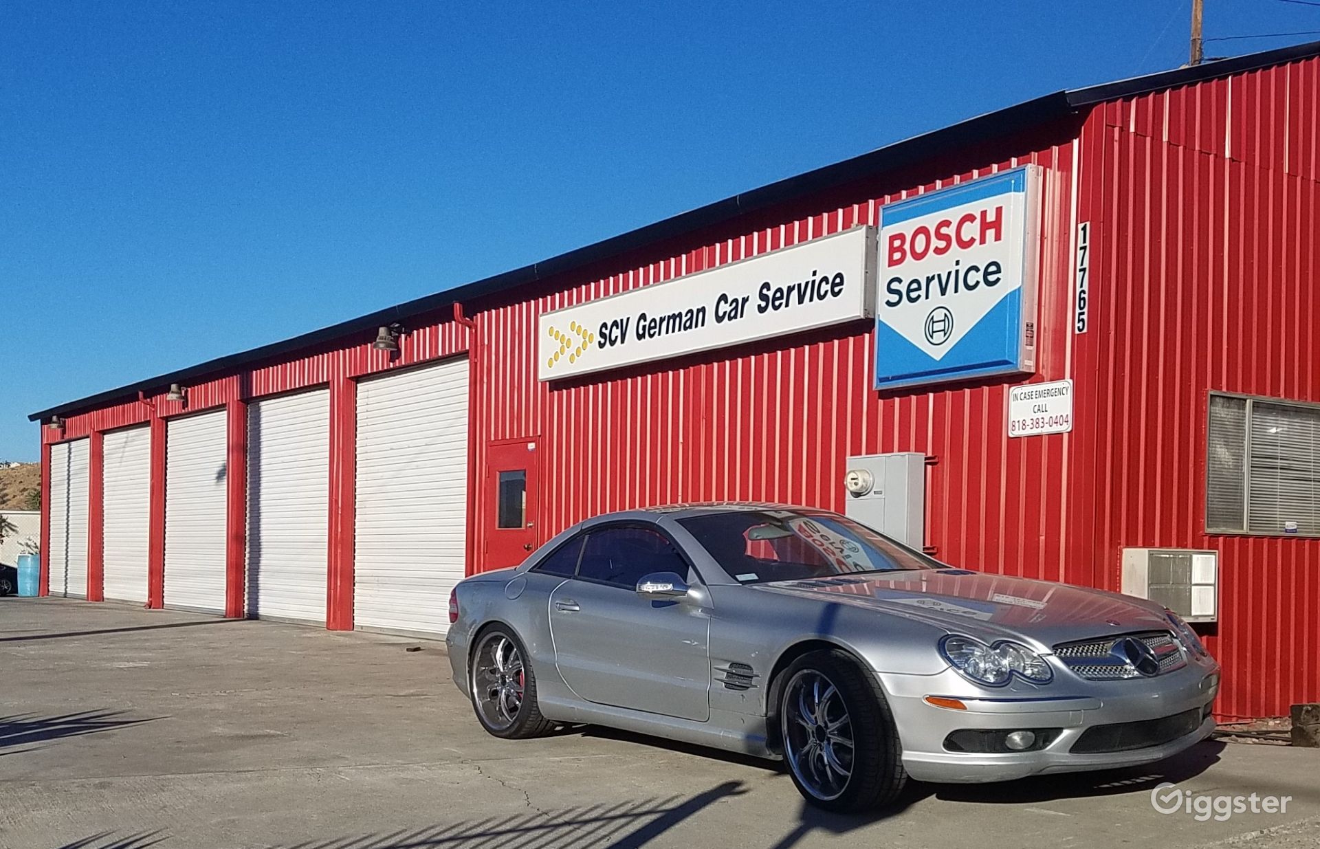 Bright Red, clean, bright, Santa Clarita Auto Shop Rent this location