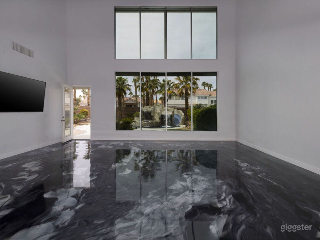 Luxury Vegas Loft | Oasis Pool, Spa &amp; Waterfalls  Photo 3