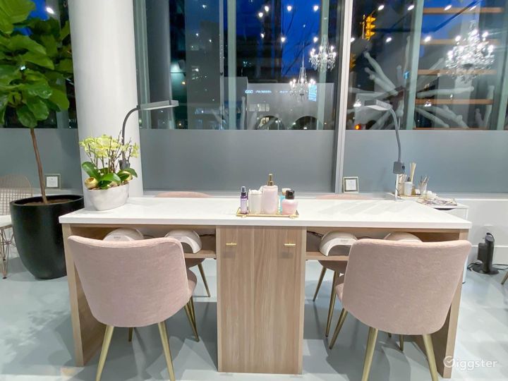 Elegant Beauty Nail Salon Downtown Vancouver Rent this location on