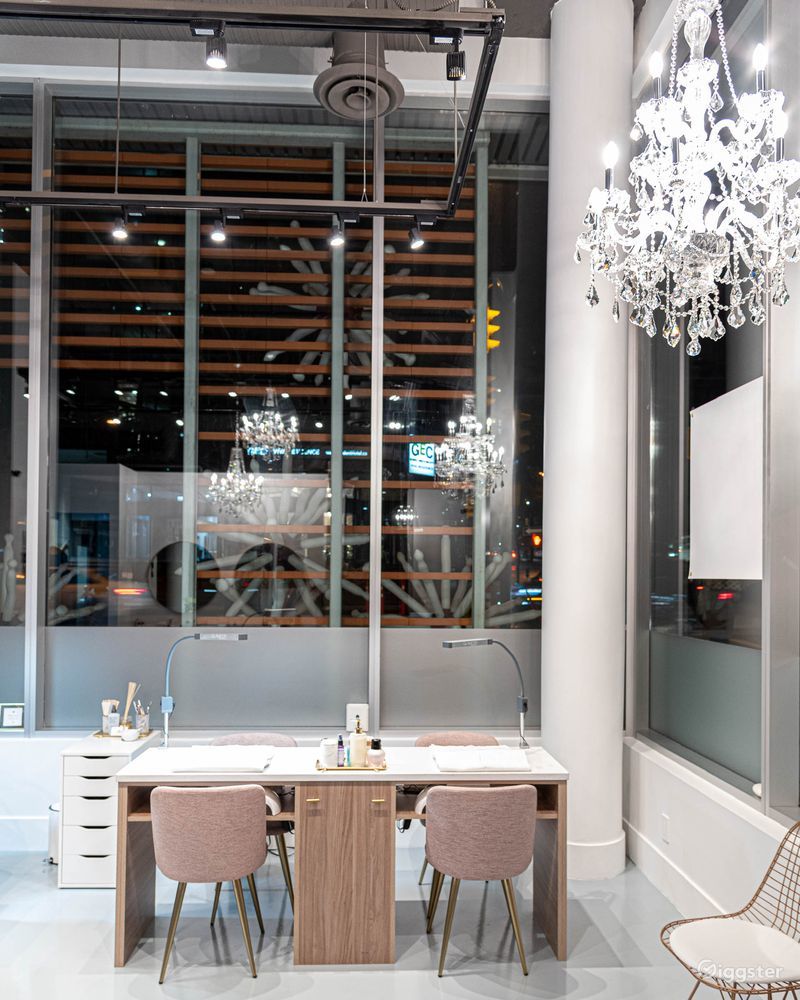 Elegant Beauty Nail Salon Downtown Vancouver Rent this location on