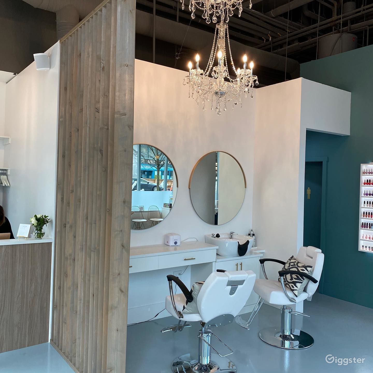 Elegant Beauty Nail Salon Downtown Vancouver Rent this location on Giggster
