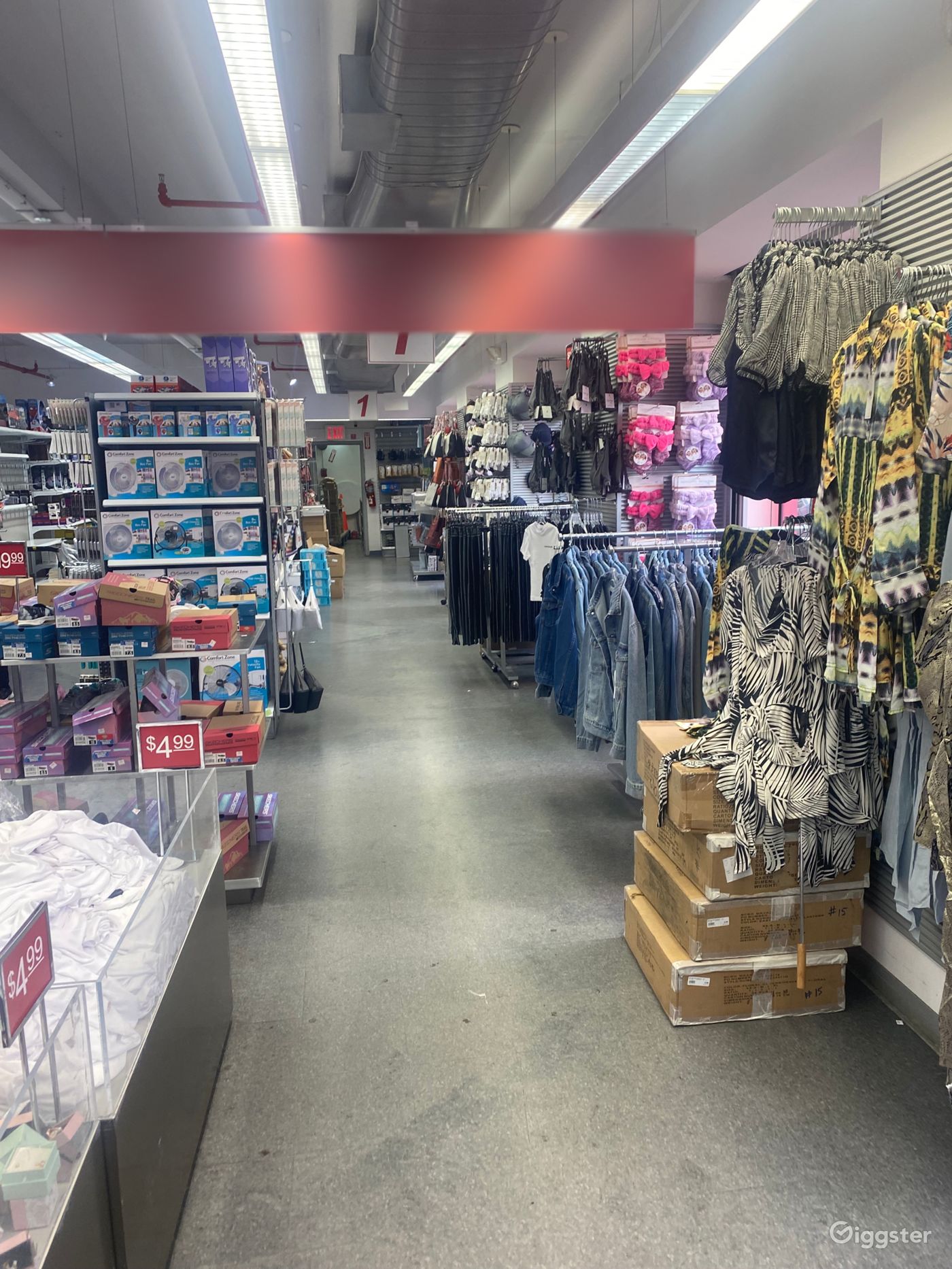 Spacious Grocery Store in Astoria Rent this location on Giggster