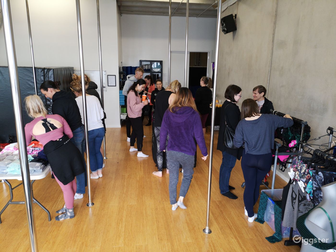 Pole Room Rent this location on Giggster