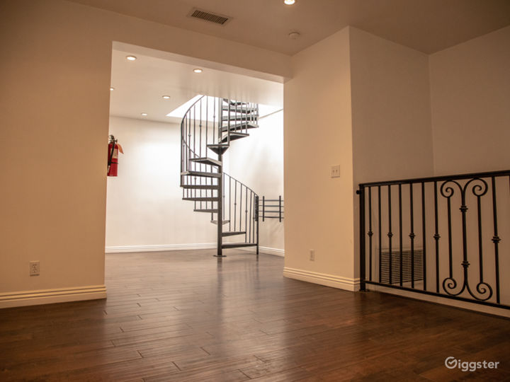 Astonishing Mansion on Highland Photo 2