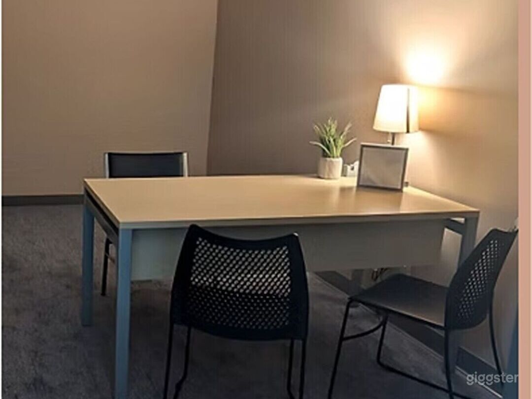 Cozy 130 Sq Ft Office Photo 4