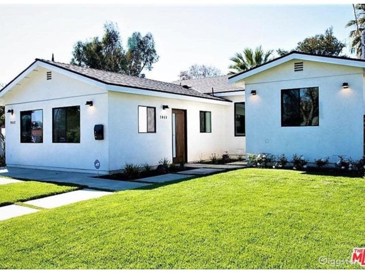 The Chic, Modern Guest House Rent this location on Giggster